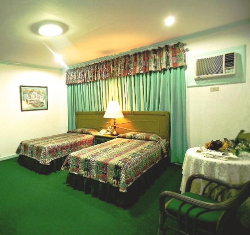 Villa Margarita Hotel Davao Room photo